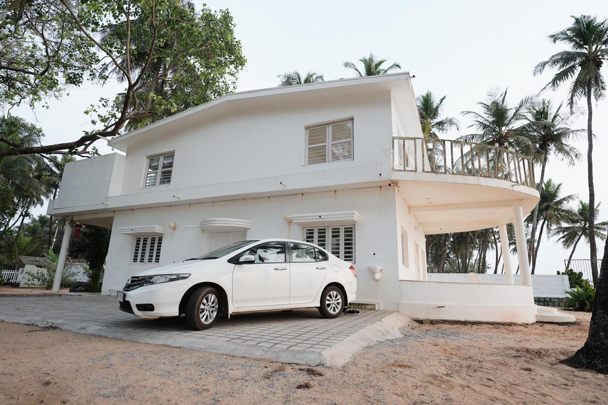 Beach At The White House Villa Udupi Kültér fotó